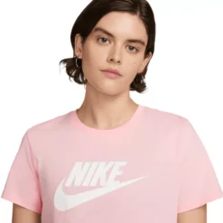 Nike Sportswear-Essentials Logo T-Shirt -Sportarten Kleidung Geschäft A 3208297 NB2
