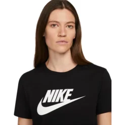 Nike W NSW TEE ESSNTL ICN FTRA T-Shirt -Sportarten Kleidung Geschäft A 3220189 NB2